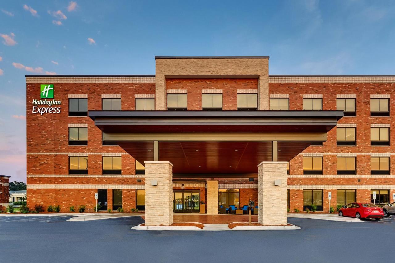 Holiday Inn Express - Wilmington - Porters Neck By Ihg Экстерьер фото