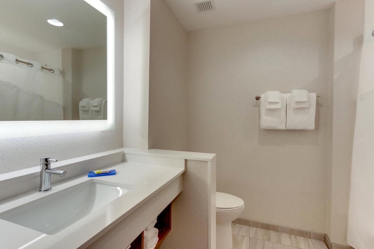 Holiday Inn Express - Wilmington - Porters Neck By Ihg Экстерьер фото